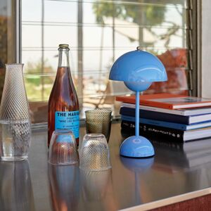 &Tradition &Tradition LED dobíjecí stolní lampa Flowerpot VP9, světle modrá